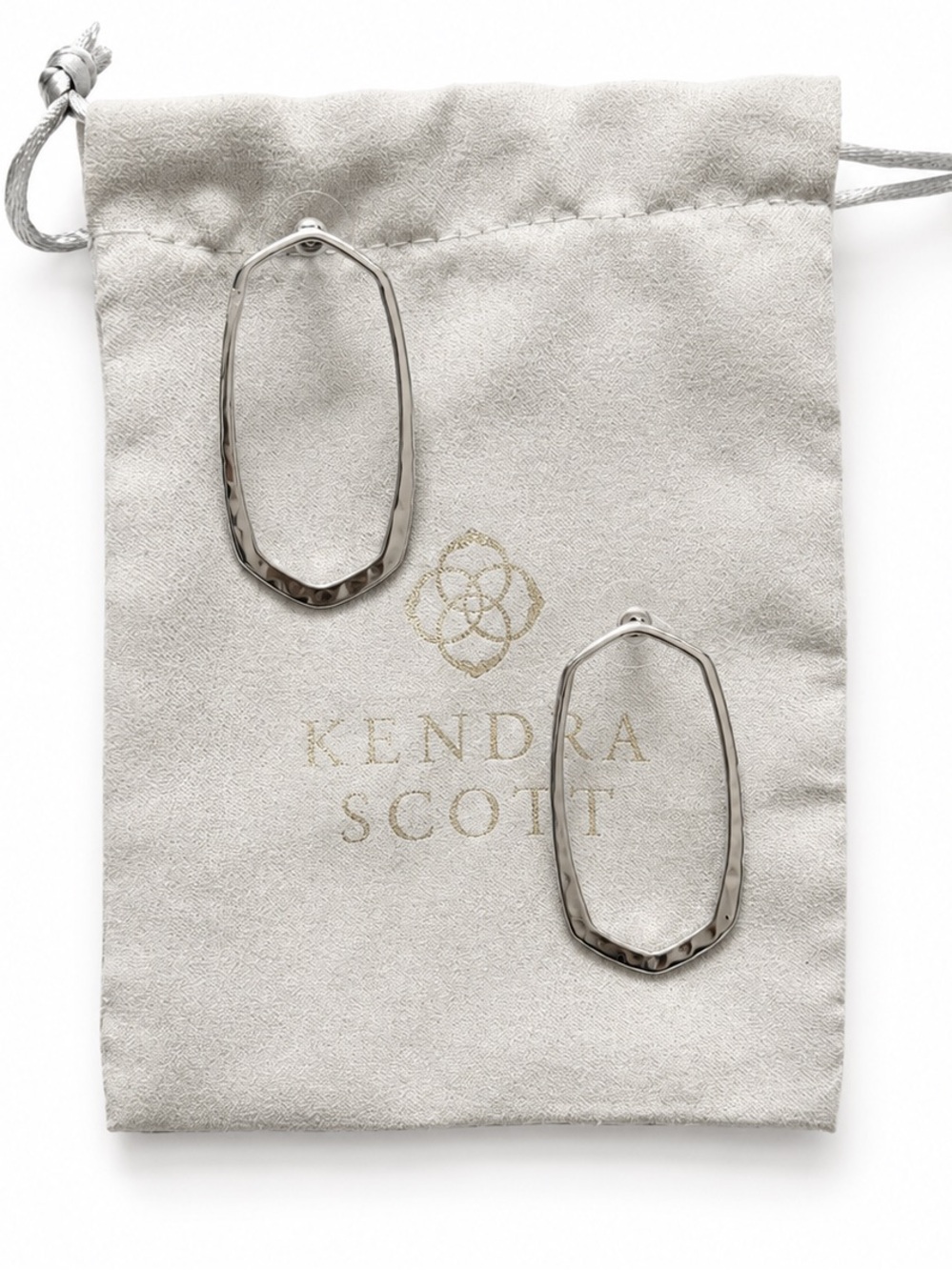 Kendra Scott Zorte Open Hammered Frame Earrings, Sliver Tone NWT - Picture 2 of 3